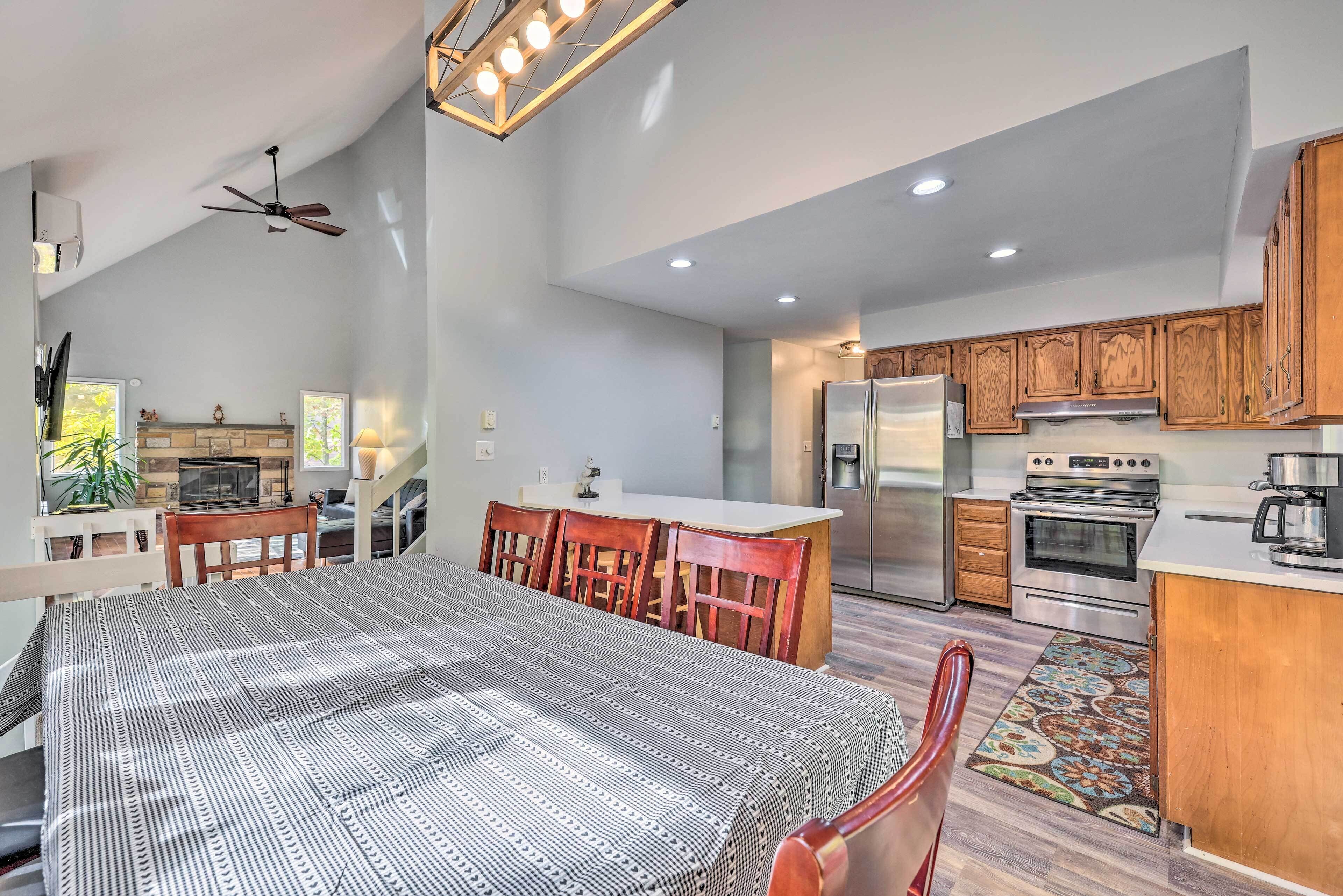 Fun-filled Family Escape w/ Deck: Steps to Lake!