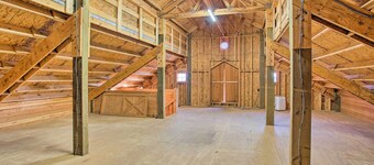 Charming Gainesville Retreat: Barn, Horses Welcome