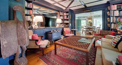 Gorgeous Victorian-style House w/ Hilltop Pool!