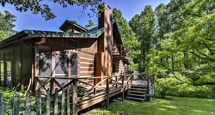 Black Mountain Cabin w/ Screened Porch + Views!