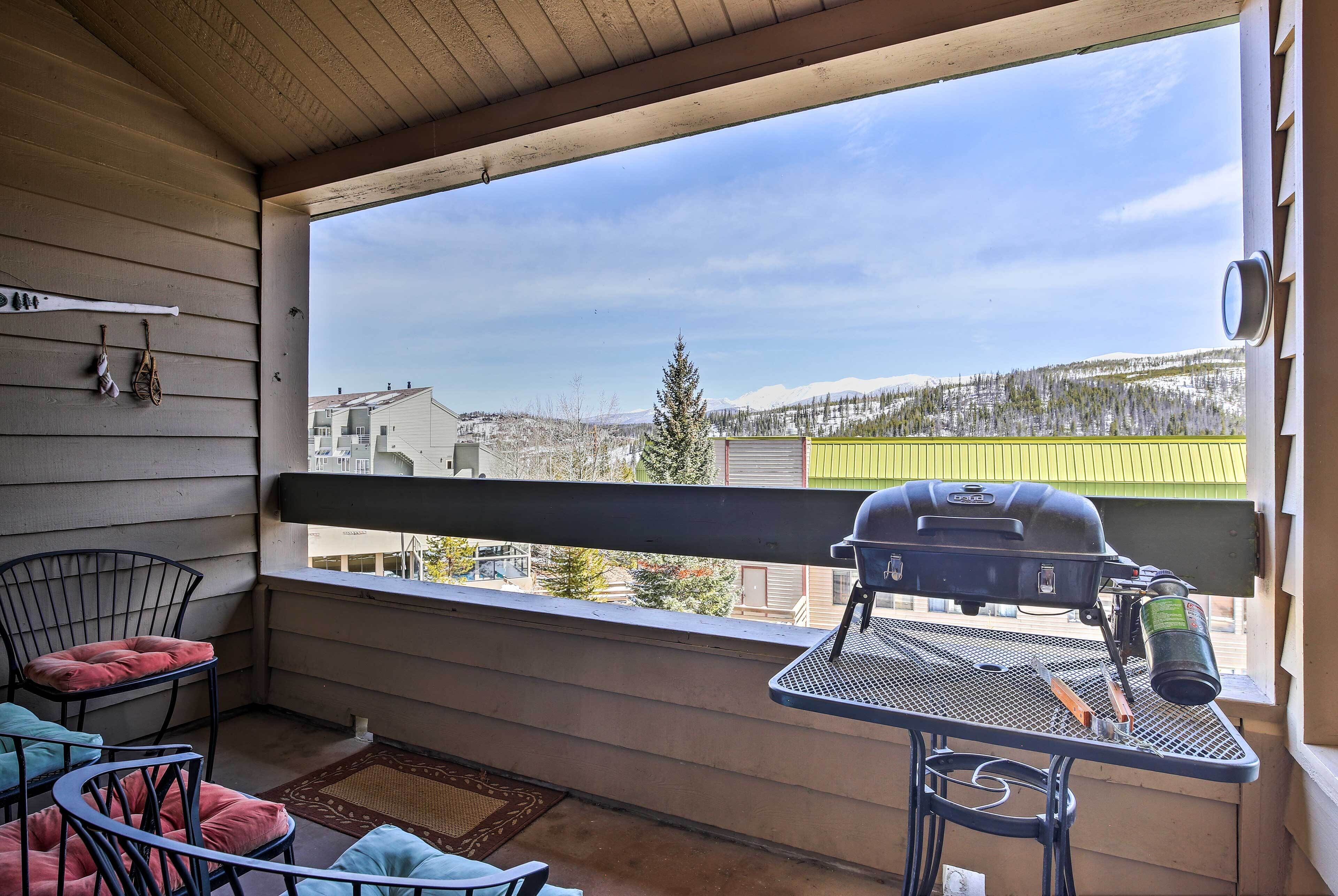 Cozy Condo w/ Amenities in Heart of Winter Park!