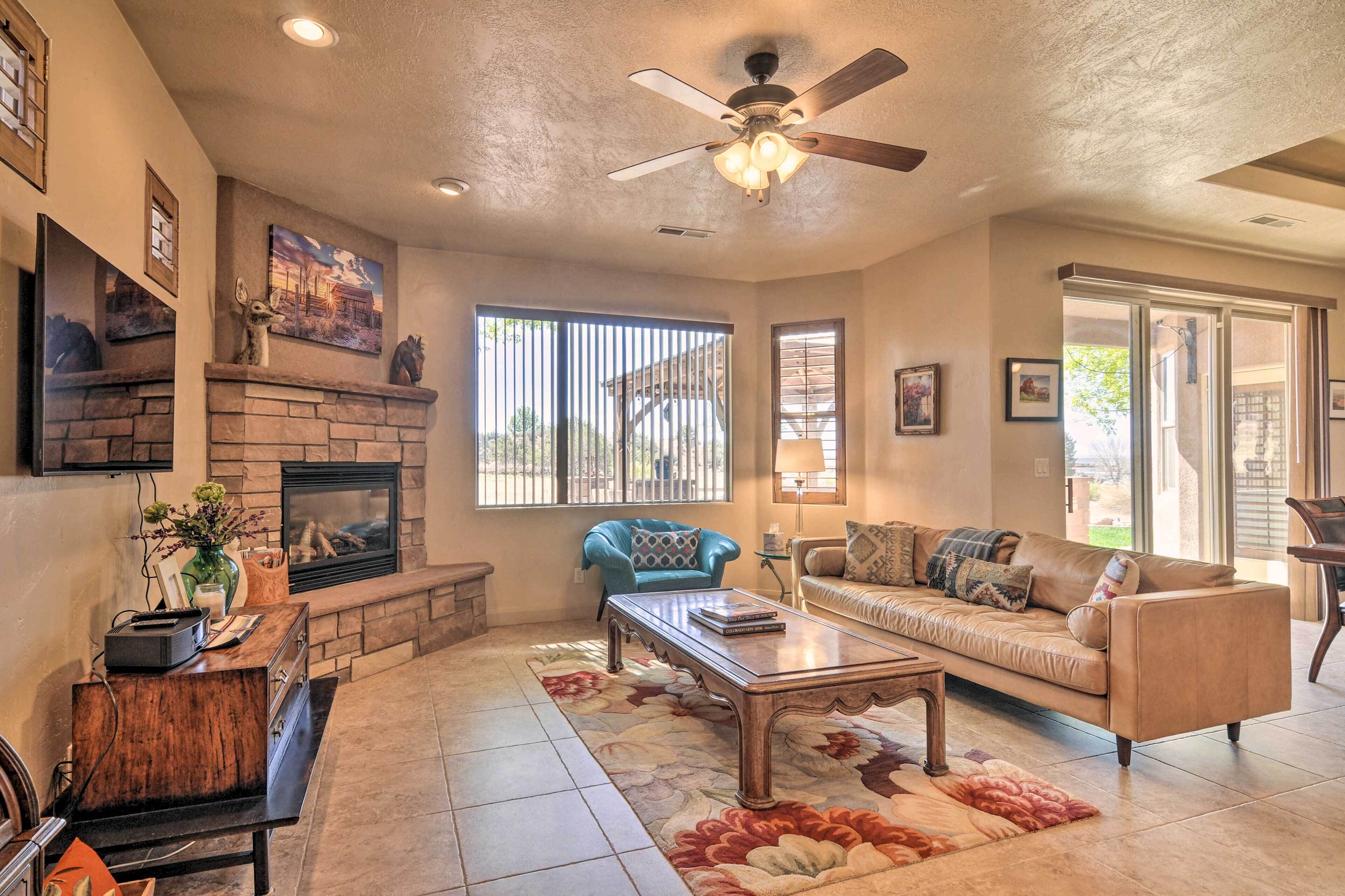 Elegant Kanab Home: Mtn Views & Hiking Trail!