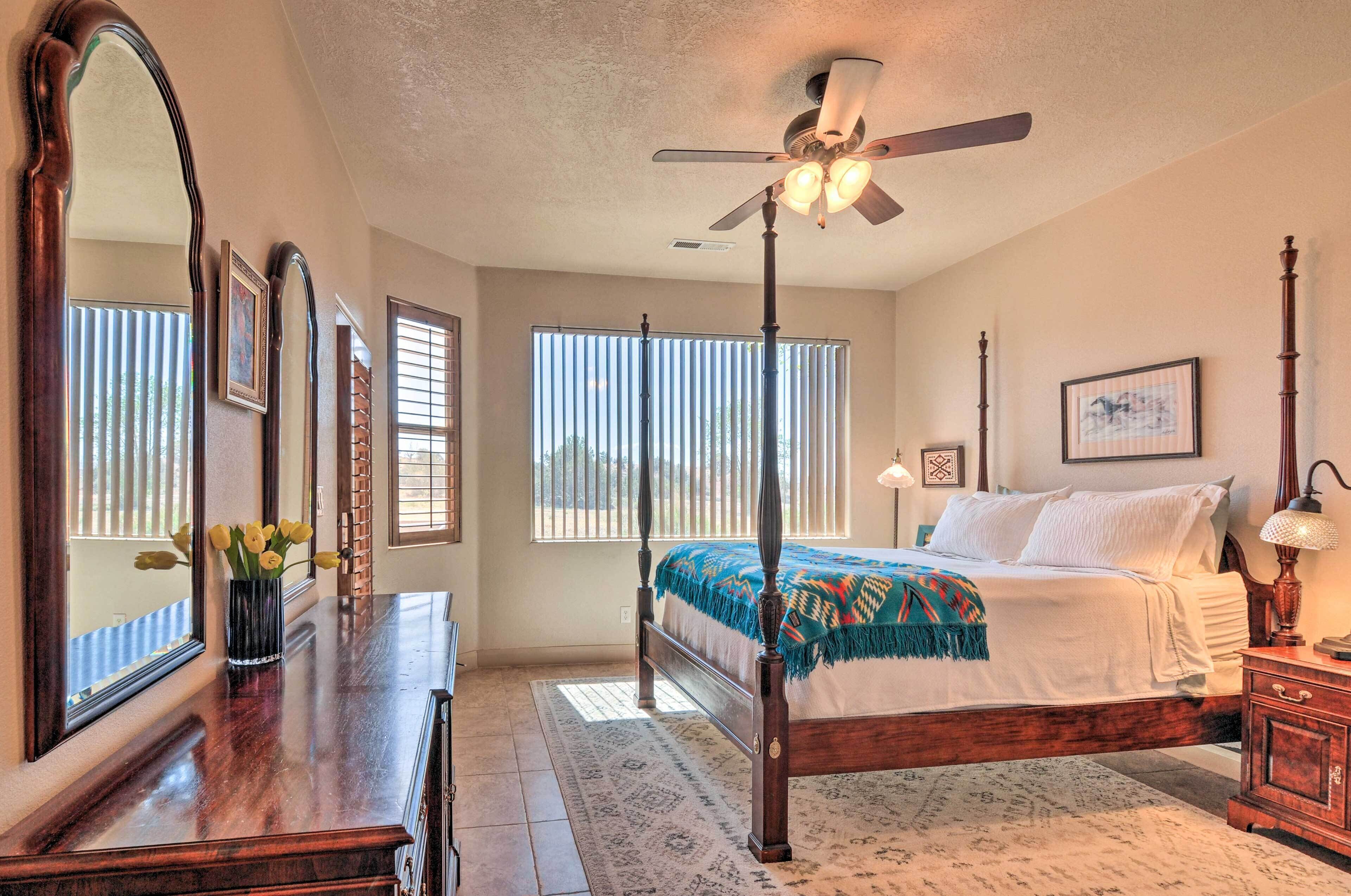 Elegant Kanab Home: Mtn Views & Hiking Trail!