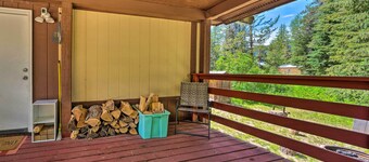 Cute Donnelly Cabin in the Woods w/ Fire Pit!