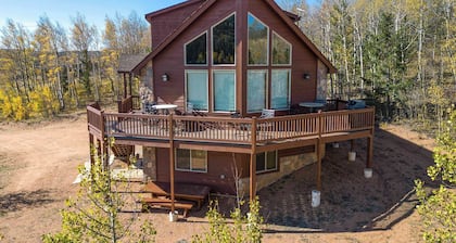 Cripple Creek Retreat w/ Incredible Mtn Views!