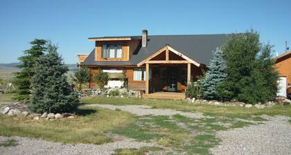 Cozy Immaculate Cabin - Peaceful Retreat!