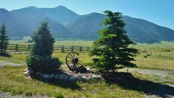 Rumah (3 Bedrooms) | Bagian depan properti