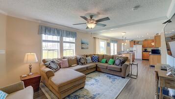 House (4 Bedrooms) | Front of property