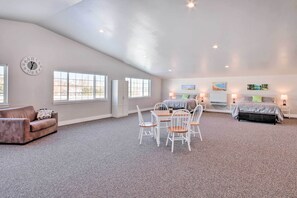 Apartment (0 Bedroom) | Interior - Joliet Studio < 36 Mi to Red Lodge Mountain! (Joliet)