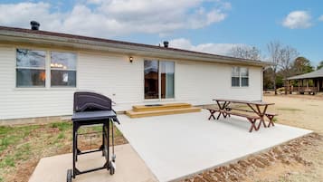 House (3 Bedrooms) | Front of property