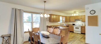 Norfork Lake까지 1 마일 떨어진 Henderson Home w/ Patio