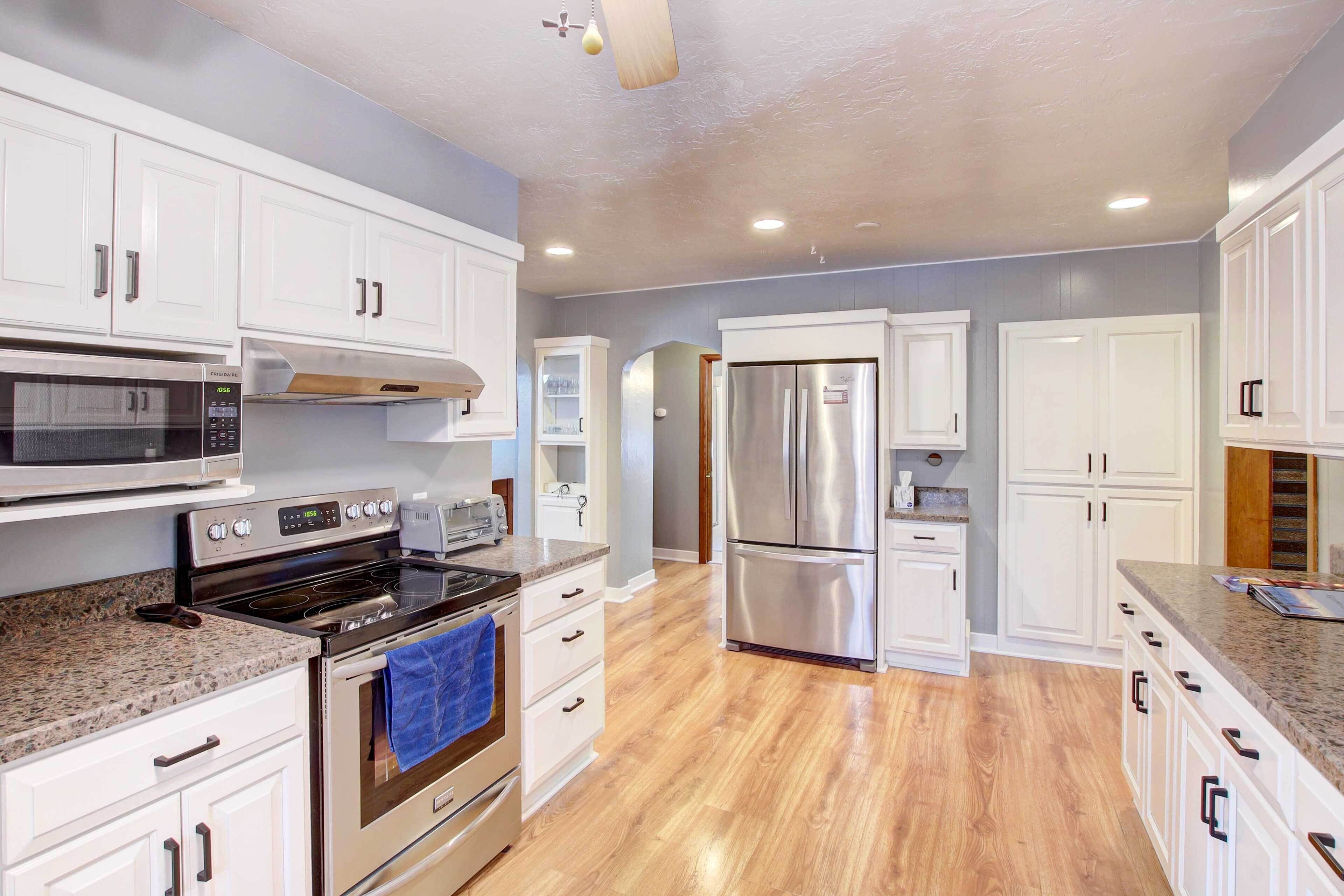 Cozy Wisconsin Abode w/ Patio & Fireplace!