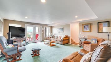 House (5 Bedrooms) | Interior