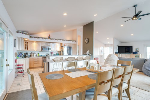 Inviting Great Falls Home w/ Wraparound Deck!