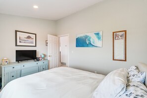 House (5 Bedrooms) | Interior - Inviting Great Falls Home w/ Wraparound Deck! (Great Falls)