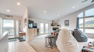 House (5 Bedrooms) | Interior