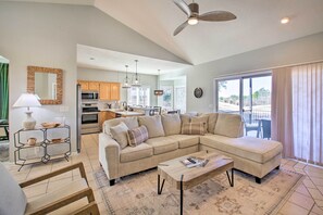 House (3 Bedrooms) | Interior