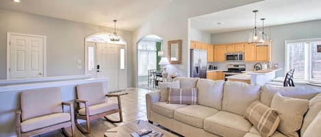 House (3 Bedrooms) | Front of property