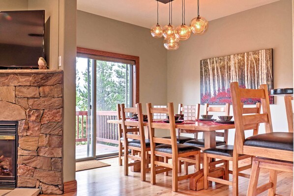 Apartment (3 Bedrooms) | Interior - Fraser Townhome w/ Mtn Views - 6 Mi to Winter Park (Fraser)