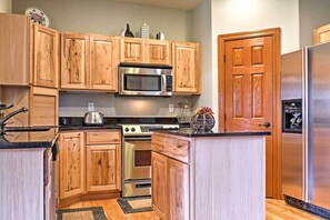 Apartment (3 Bedrooms) | Interior - Fraser Townhome w/ Mtn Views - 6 Mi to Winter Park (Fraser)