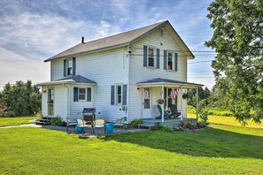 Interior - Finger Lakes Farm Retreat: Walk to Wineries! (Hector)