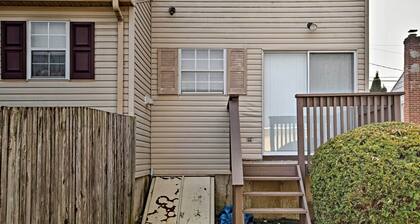 Cozy Allentown Home, 2 Mi to Hamilton District!
