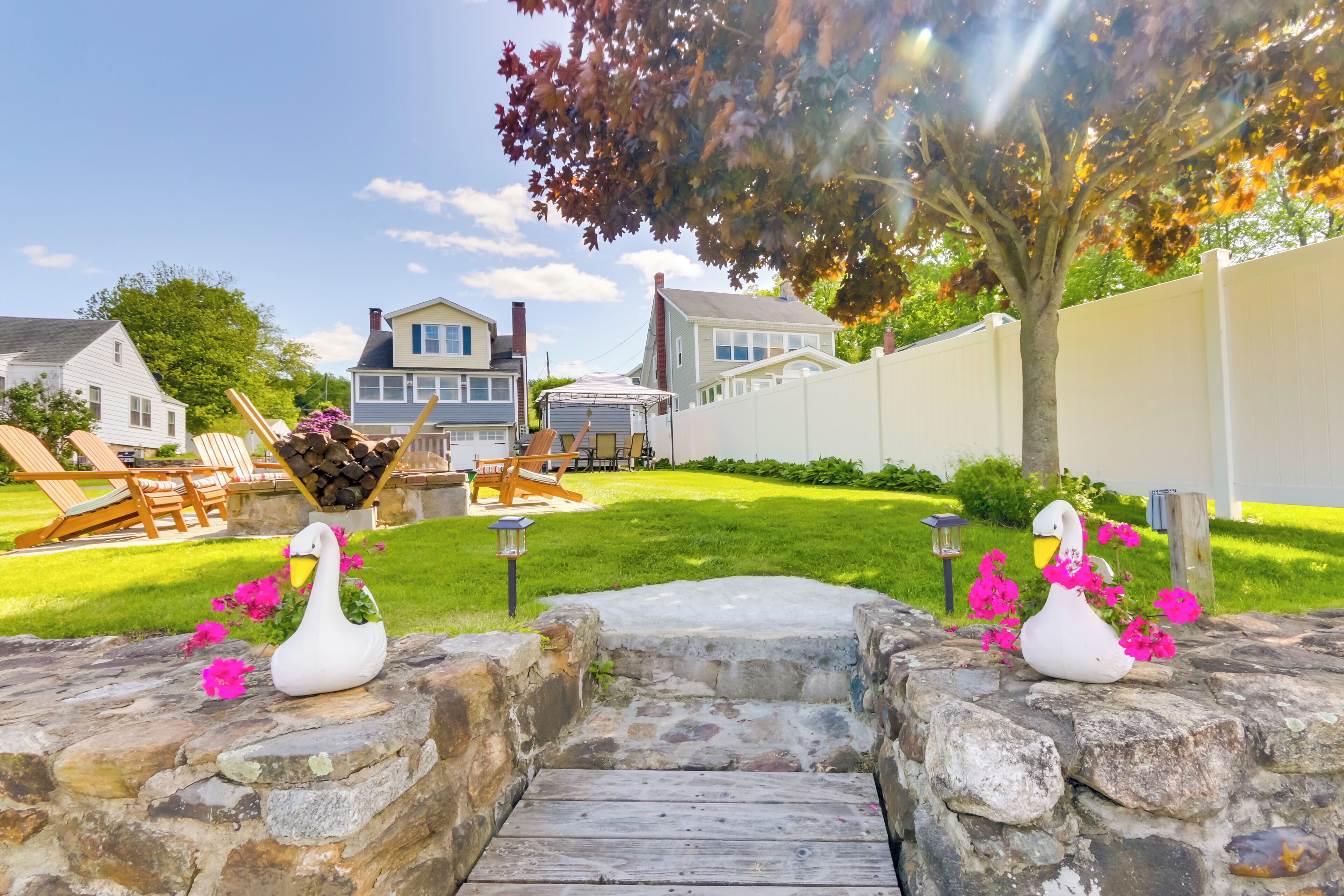 Lakefront Home, Close to Mt Southington!