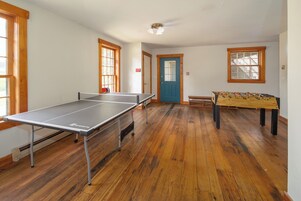 House (6 Bedrooms) | Interior