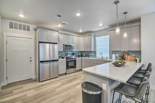 Gorgeous Greeley Getaway - Close to Parks!