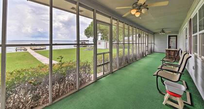 Lakefront Livingston Home w/ Dock, 1 Mi to Launch!