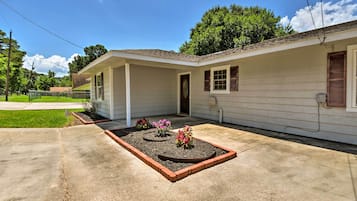 ุงูู
ูุดุฃุฉ ู
ู ุงูุฏุงุฎู