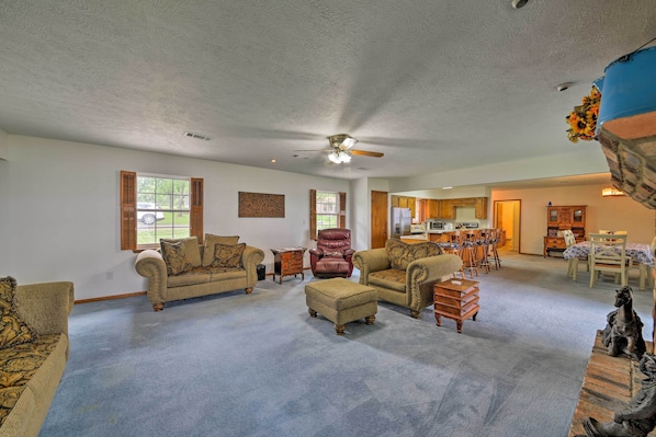 House (3 Bedrooms) | Interior