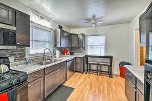 House (3 Bedrooms) | Interior