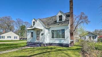 House (3 Bedrooms) | Front of property