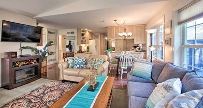 9 Mi to Midtown Harrisburg: Cottage w/ Deck