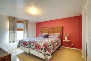 House (2 Bedrooms) | Interior - Charming Santa Rosa Home w/ Mountain Views & Porch (Santa Rosa)