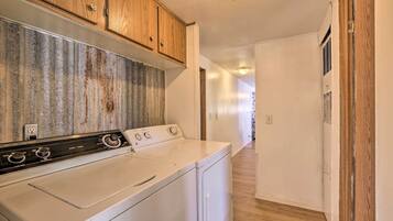 House (2 Bedrooms) | Bahagian dalam