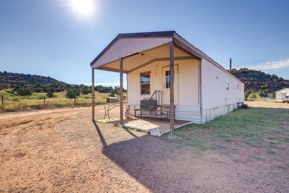 Charming Santa Rosa Home w/ Mountain Views & Porch