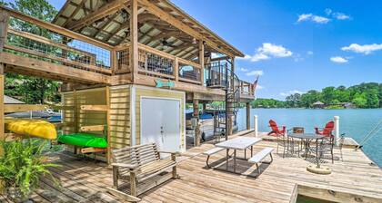 Lake Martin Cabin w/ Luxury Dock & Kayaks!