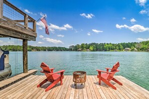 Interior - Lake Martin Cabin w/ Luxury Dock & Kayaks! (Eclectic)