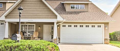 Cottage (2 Bedrooms) | Front of property