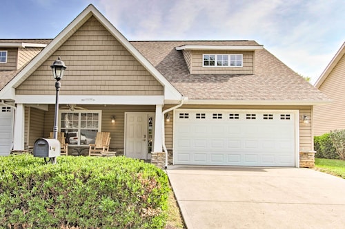 2 Bed Home, Garage, Seasonal Pool, Island 2 Miles!