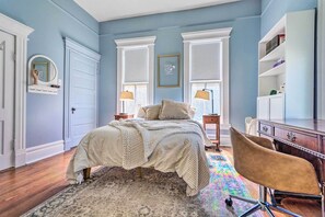 2 habitaciones y espacio para trabajar con laptop 