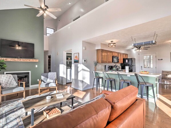 House (3 Bedrooms) | Interior