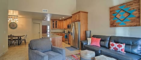 Apartment (3 Bedrooms) | Front of property