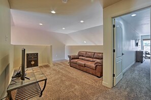 Apartment (3 Bedrooms) | Interior - Moab Townhome w/ Hot Tub & Patio - Near Arches (Moab)