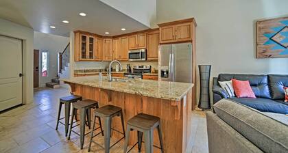 Moab Townhome w/ Hot Tub & Patio - Near Arches