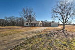 House (4 Bedrooms) | Front of property