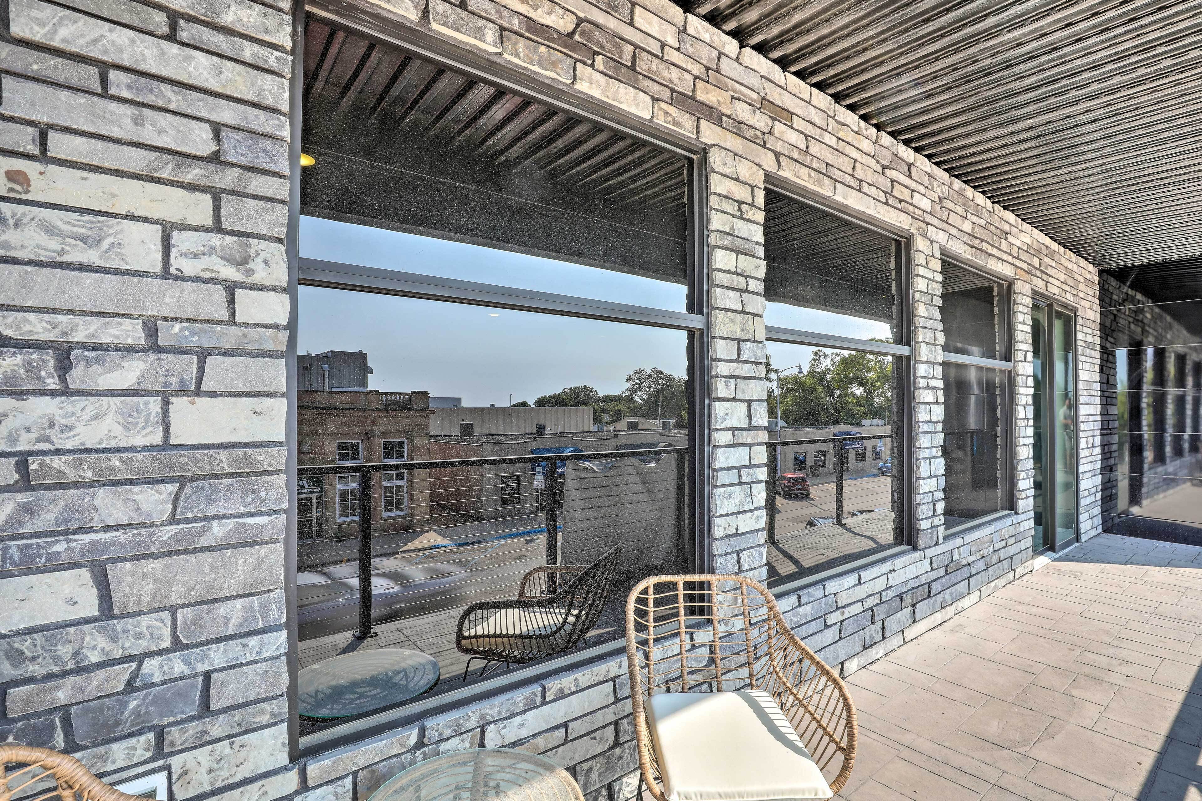 Lake Norden Apartment w/ Spacious Balcony!