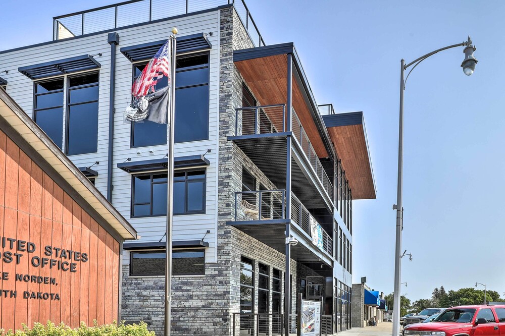Lake Norden Apartment w/ Spacious Balcony!